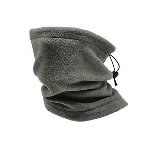 Multifunktionell buff i fleece använd som halsduk och pannband.