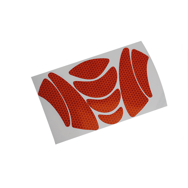 Enkel montering av reflexkit på montagehjälm för bättre säkerhet