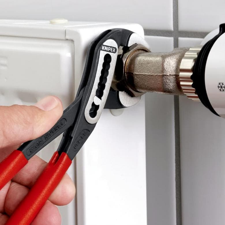 Robust och oljehärdad polygrip från Knipex